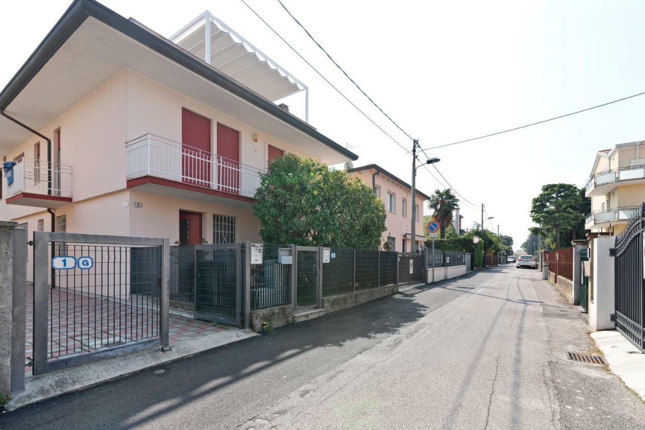 Santa Rita Roomy Apartments Padova Exterior photo